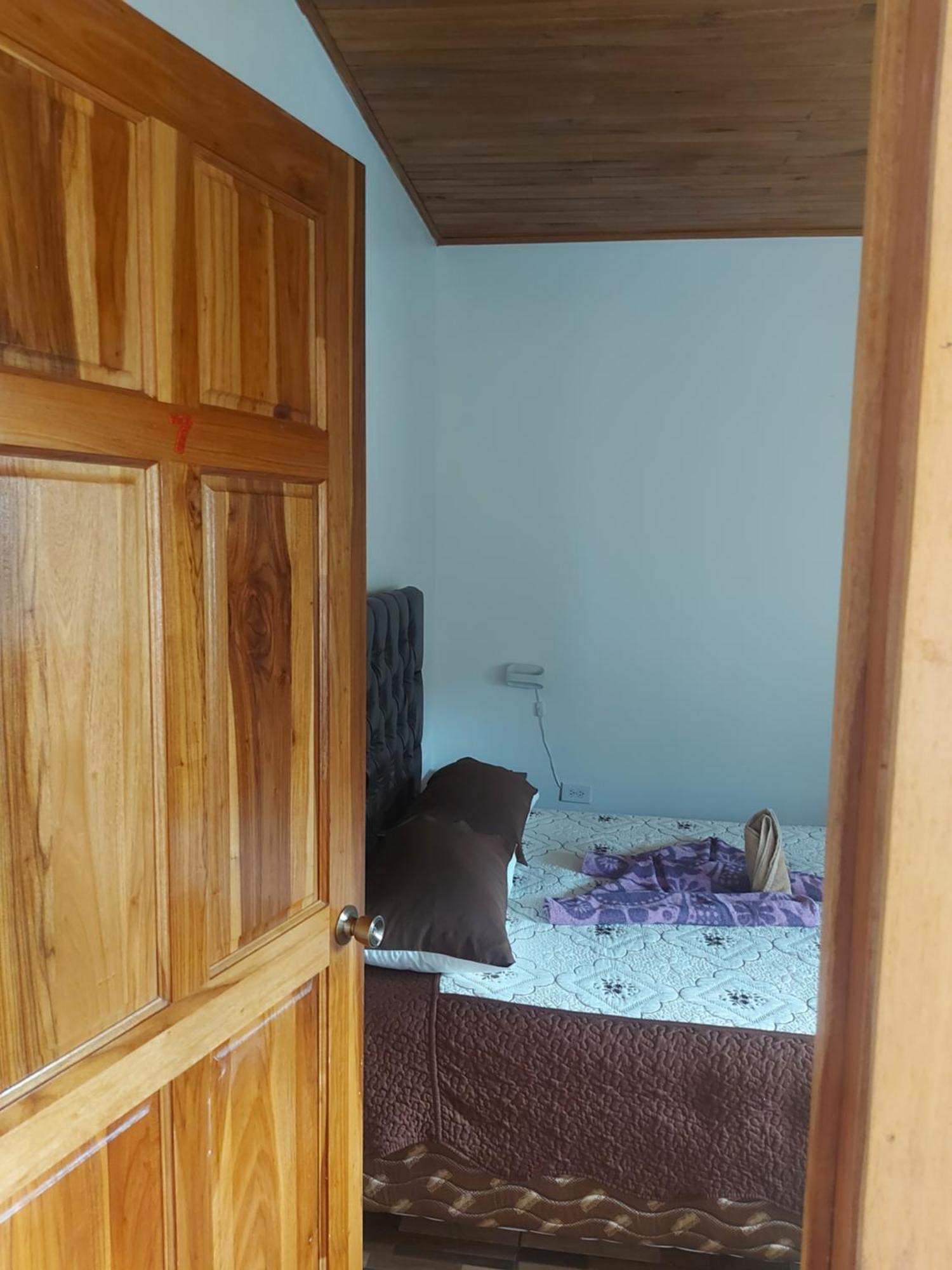 Alisson Hotel Y Restaurant Monteverde Екстер'єр фото