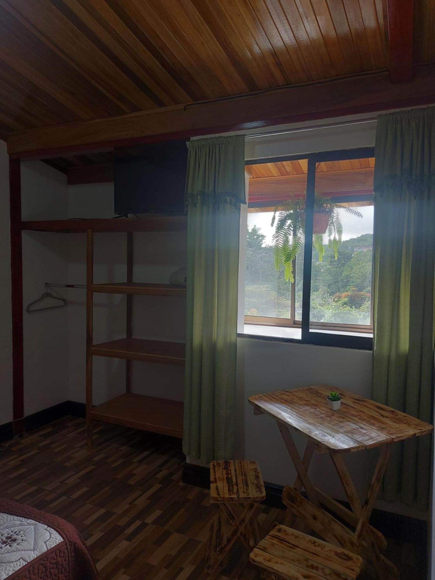Alisson Hotel Y Restaurant Monteverde Екстер'єр фото